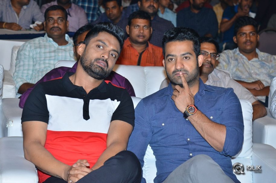 Naa-Nuvve-Pre-Release-Function-Photos